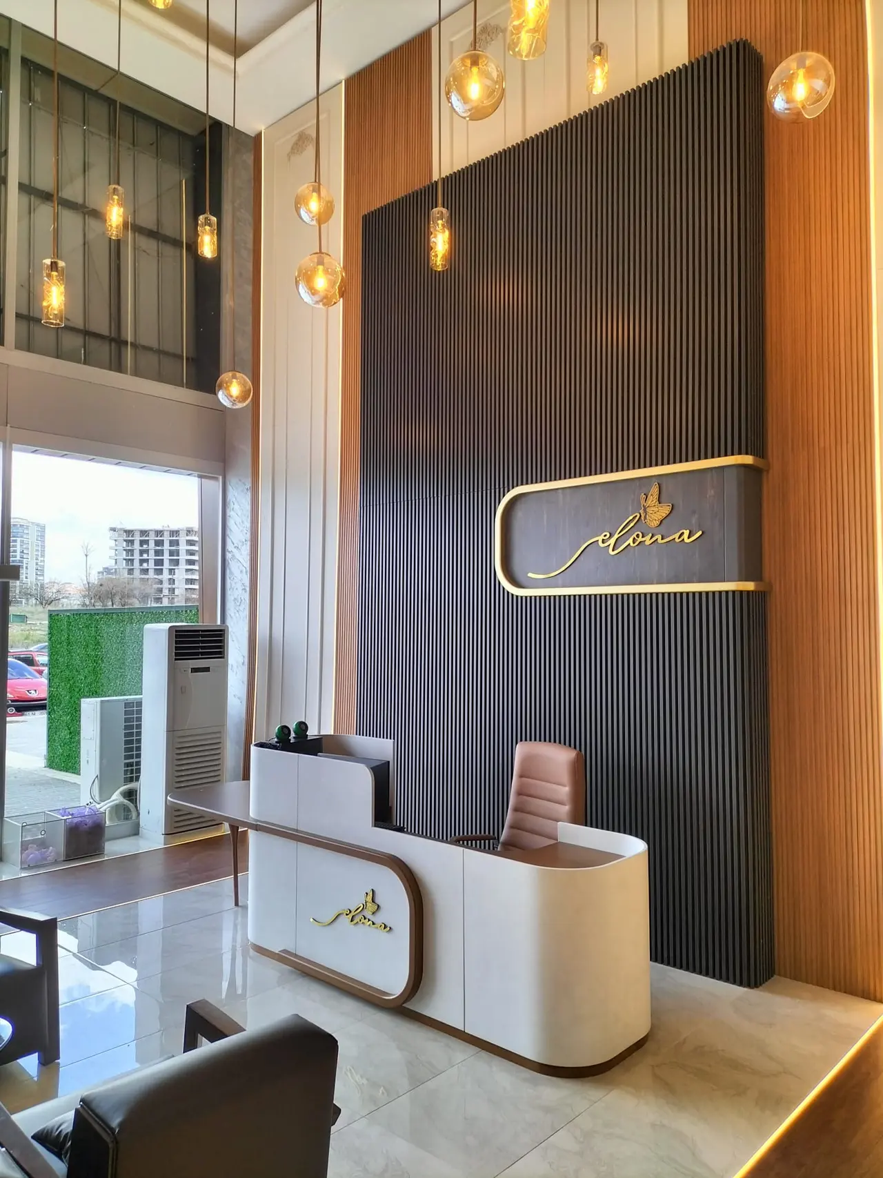Elona Salon · двусветный холл