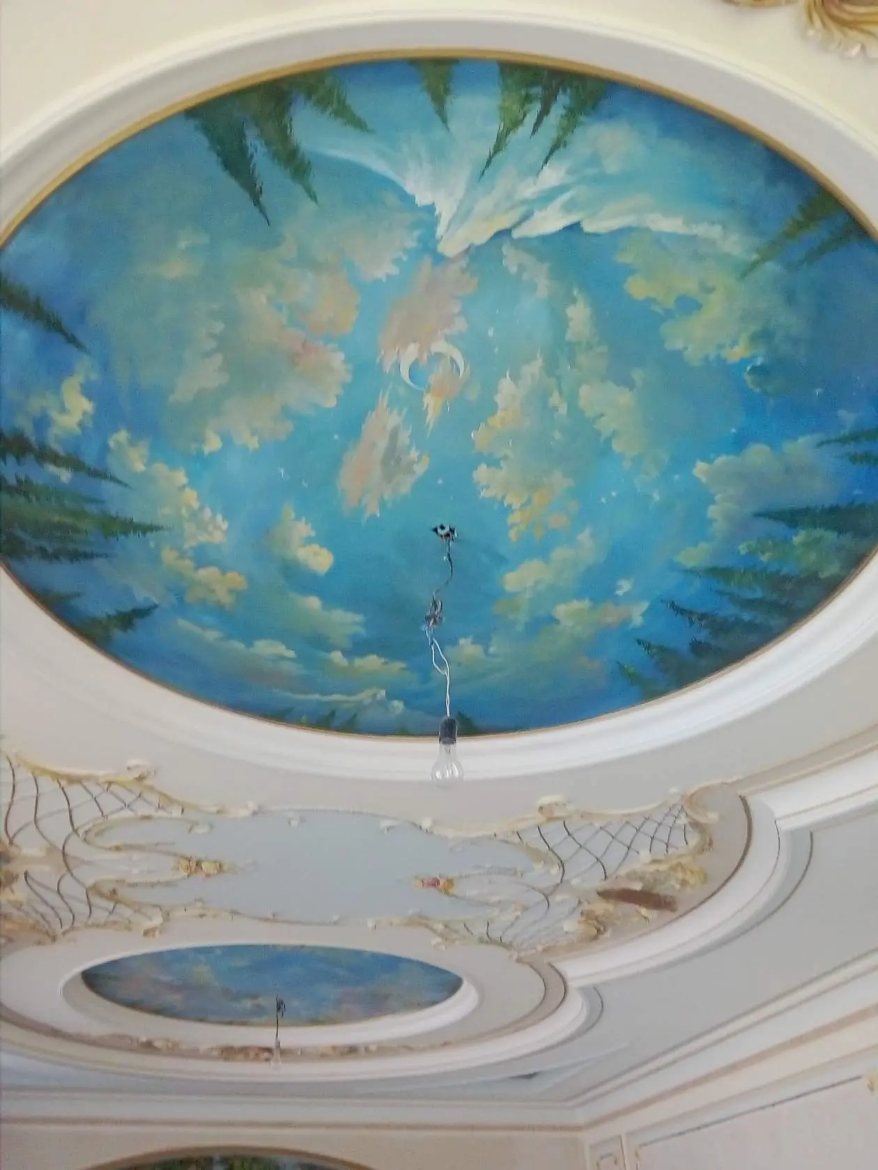 Расписной потолок · фреска и сусальное золото