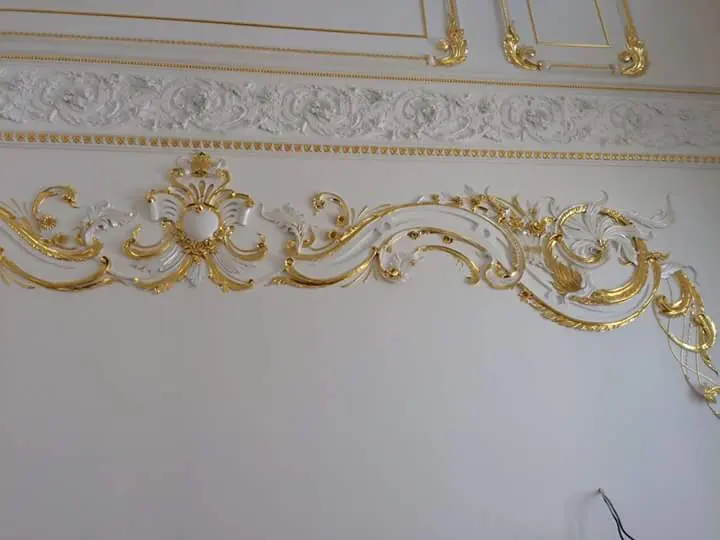 Фриз с сусальным золотом